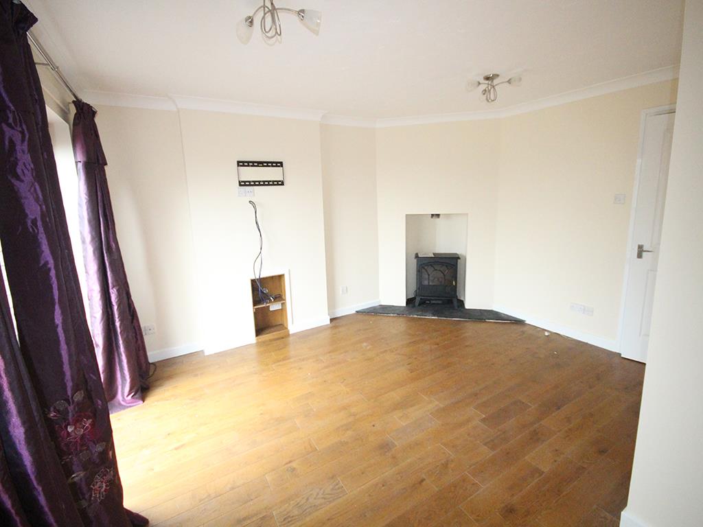 3 bedroom semi-detached house To Let in Barnoldswick - 2017-02-27 10.36.29.jpg